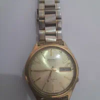 ساعت سیکو آنتیک|ساعت|ری, بی‌بی شهر بانو|دیوار