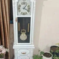 ساعت ایستاده سفید