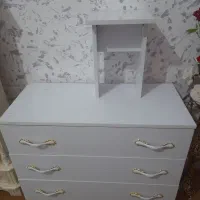 میزآرایش با صندلی