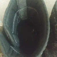 بت وچکمه|کفش و لباس بچه|رشت, نظری|دیوار