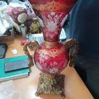 گلدان شیشه ای پایه فلزی