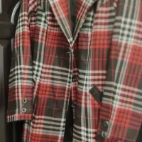 پالتو اصلا نپوشیده