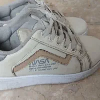 کتونی|کیف، کفش، کمربند|رشت, پیرکلاچای|دیوار