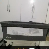 تخت کنار مادر زویه
