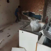 تخریب ساختمانی با بنایی با ابزار کامل