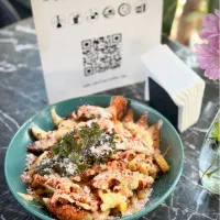 ویتر در کافه رستوران