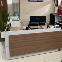 منشی خانم مطب زیبایی