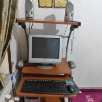 میز کامپیوتر ب همراه کامپیوتر