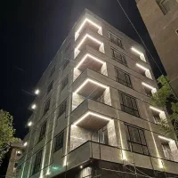 ۱۵۶متر ۲طرف نورگیر ۲پارکینگ دیباجی جنوبی دنج 2P