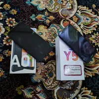 دو عدد گوشی هوآوی و سامسونگ