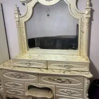 میز آرایش کلاسیک همراه آینه و صندلی