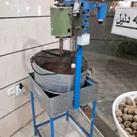 دستگاه تخمه پز و قفسه و ترازو و تابلو
