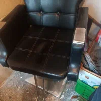 صندلی جک داره ارایشگاه. و ترولی