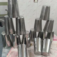 تعدادی‌لیوان‌پیش‌دستی‌دیس‌وزیرسیگاری‌استیل