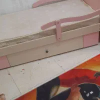 تخت خواب بچه گانه|تخت و صندلی بچه|قم, مسجد امام حسن|دیوار