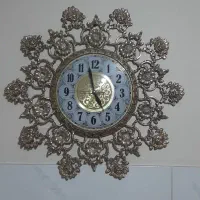 ساعت برنجی در حد نو .