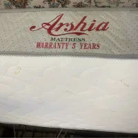 کف تخت و تشک