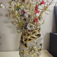 گلدان با گل