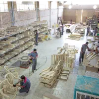 نجار ماهر و نیمه ماهر