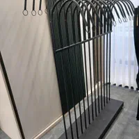 دو عدد رگال|بندرخت و رخت‌آویز|قم, زنبیل آباد|دیوار