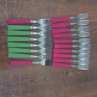 ۱۸ عدد چنگال میوه خوری نو