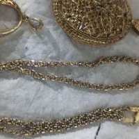 زنجیر و مدال طلا