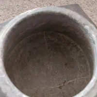 دیگ سنگی قدیمی|ظروف پختوپز|یزد, |دیوار