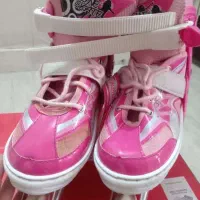 اسکیت کفشی  بهمراه کلاه و لوازم ایمنی  در حد نو