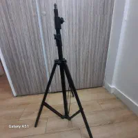 سه پایه فیلمبرداری سه پایه دوربین سه پایه نور
