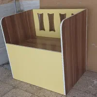 تخت کنار مادر