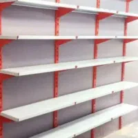 تعدادی قفسه آسان نصب و پیچ مهره ای در حد نو
