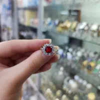 انگشتر تک‌نگین قرمز نقره اصلی