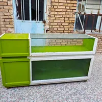 میز چوبی ویترین چوبی