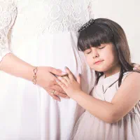 آتلیه عکاسی بارداری با لباس بارداری