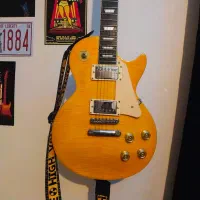 گیتار الکتریک طرح les paul برند maison|گیتار، بیس، امپلیفایر|محمدشهر, همایون ویلا|دیوار