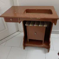 میز چرخ خیاطی همراه با صندلی صندوق دار