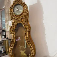 ساعت سلطنتی ایستاده