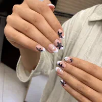 کاشت و خدمات تخصصی ناخن با هدیه ژلیش پا