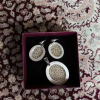 گوشواره و پلاک