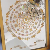 تابلو با زنینه آیینه‌ای