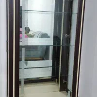 ویترین سه طبقه کاملا سالم و تمیز