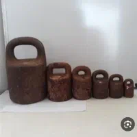 وزنه‌های آهنی قدیمی