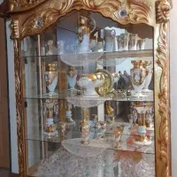 ویترین کله شیری چوب گردو طلایی