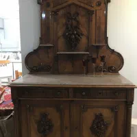 بوفه انتیگ سنگ و چوب با قدمت ۲۵۰ سال