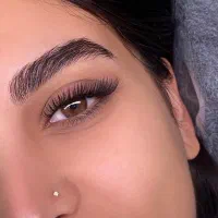 اکستنشن مژه و لیفت ابرو و مژه کاشت موقت