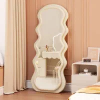 آینه و قاب آینه|آینه|قم, قلعه کامکار|دیوار