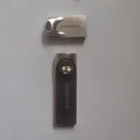 فلش ۱۶ گیگ فلزی