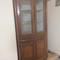 کمد شیشه ای قدیمی