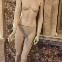 مانکن لباس زنانه