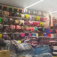 فروشندگی لباس زیر خانم جوان